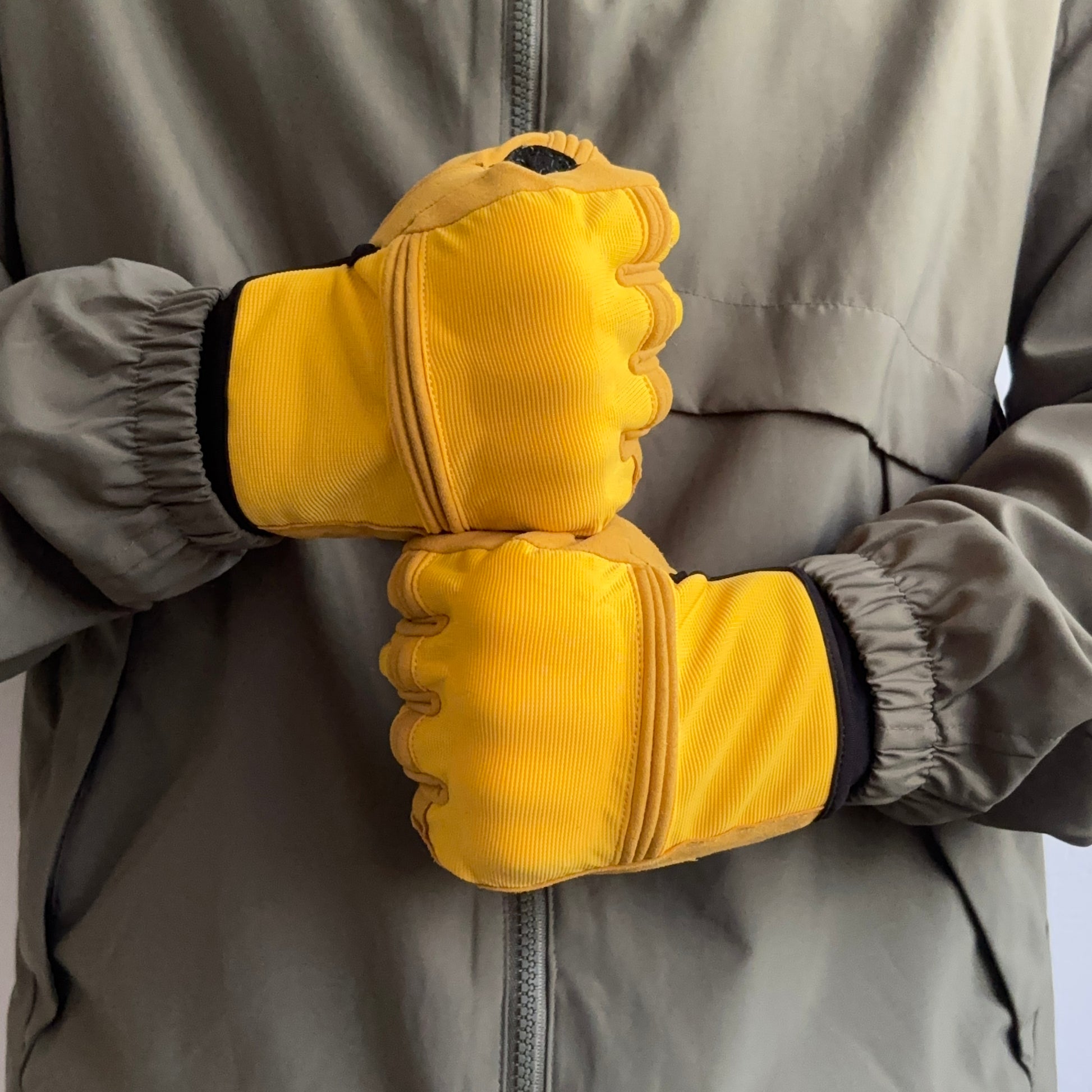 Unique Summer Racing Gloves with Touch Sensors