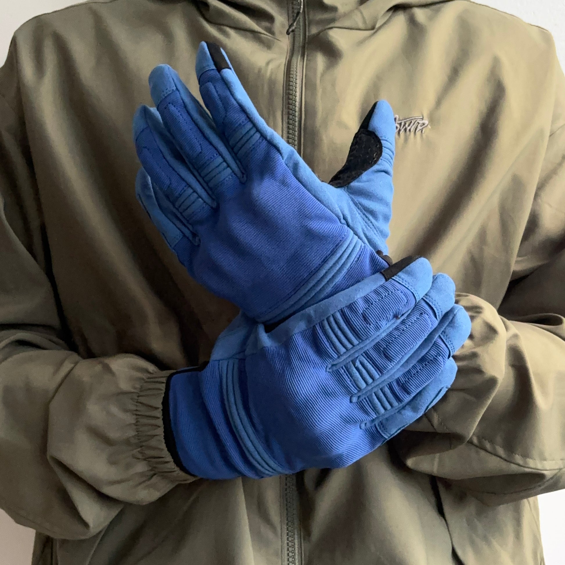 Unique Summer Racing Gloves with Touch Sensors